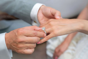 365 Day Return Policy on Custom Engagement Rings at Robert Irwin Jewelers